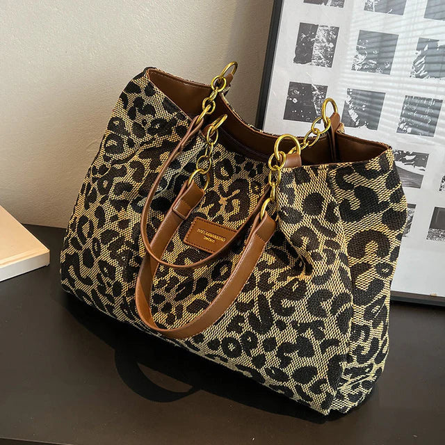 FELINE FINESSE — Leopard Charm Tote