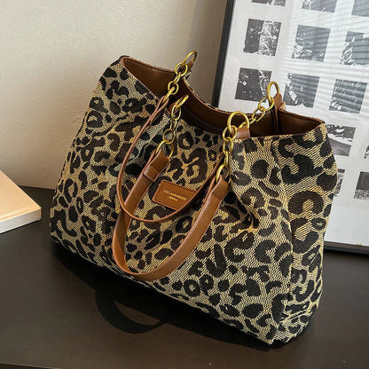 FELINE FINESSE — Leopard Charm Tote