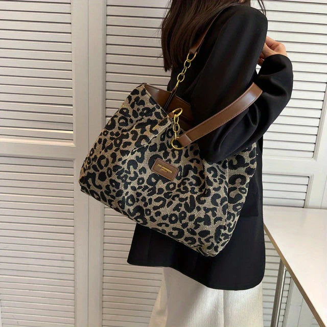FELINE FINESSE — Leopard Charm Tote