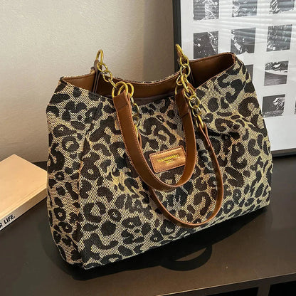 FELINE FINESSE — Leopard Charm Tote