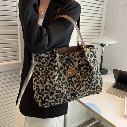 FELINE FINESSE — Leopard Charm Tote