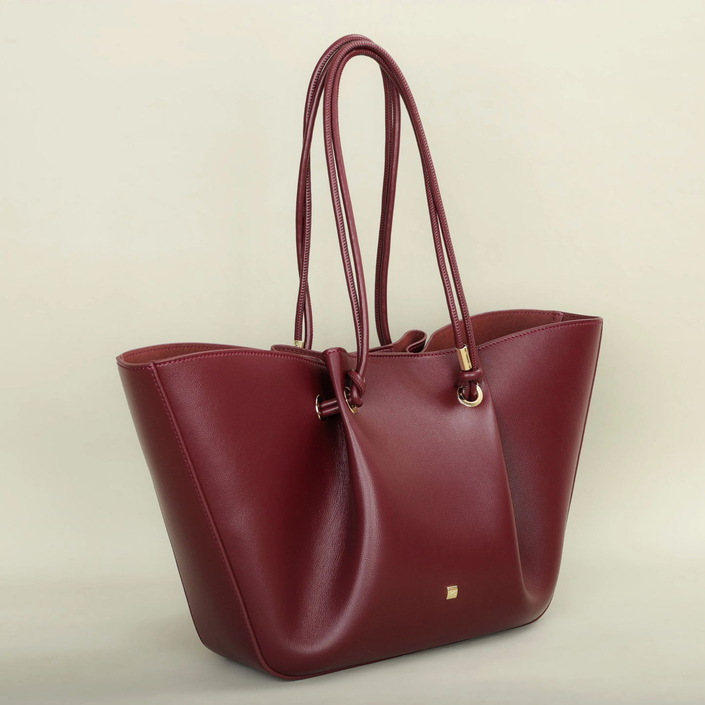 AURELIA — Signature Tote