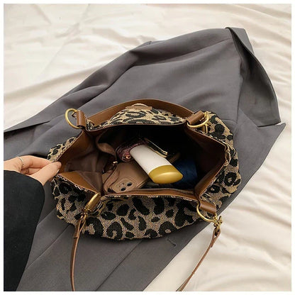 FELINE FINESSE — Leopard Charm Tote