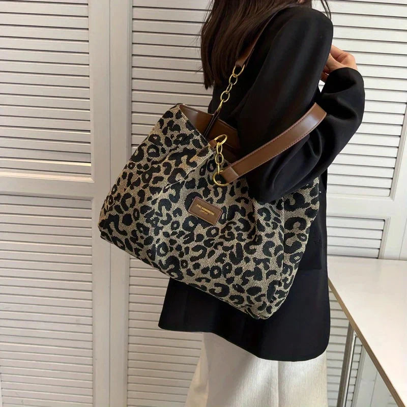 FELINE FINESSE — Leopard Charm Tote